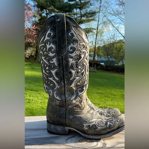 J.B Dillon boots wore twice perfect condition Love them just to small for me! - Picture 2 of 3